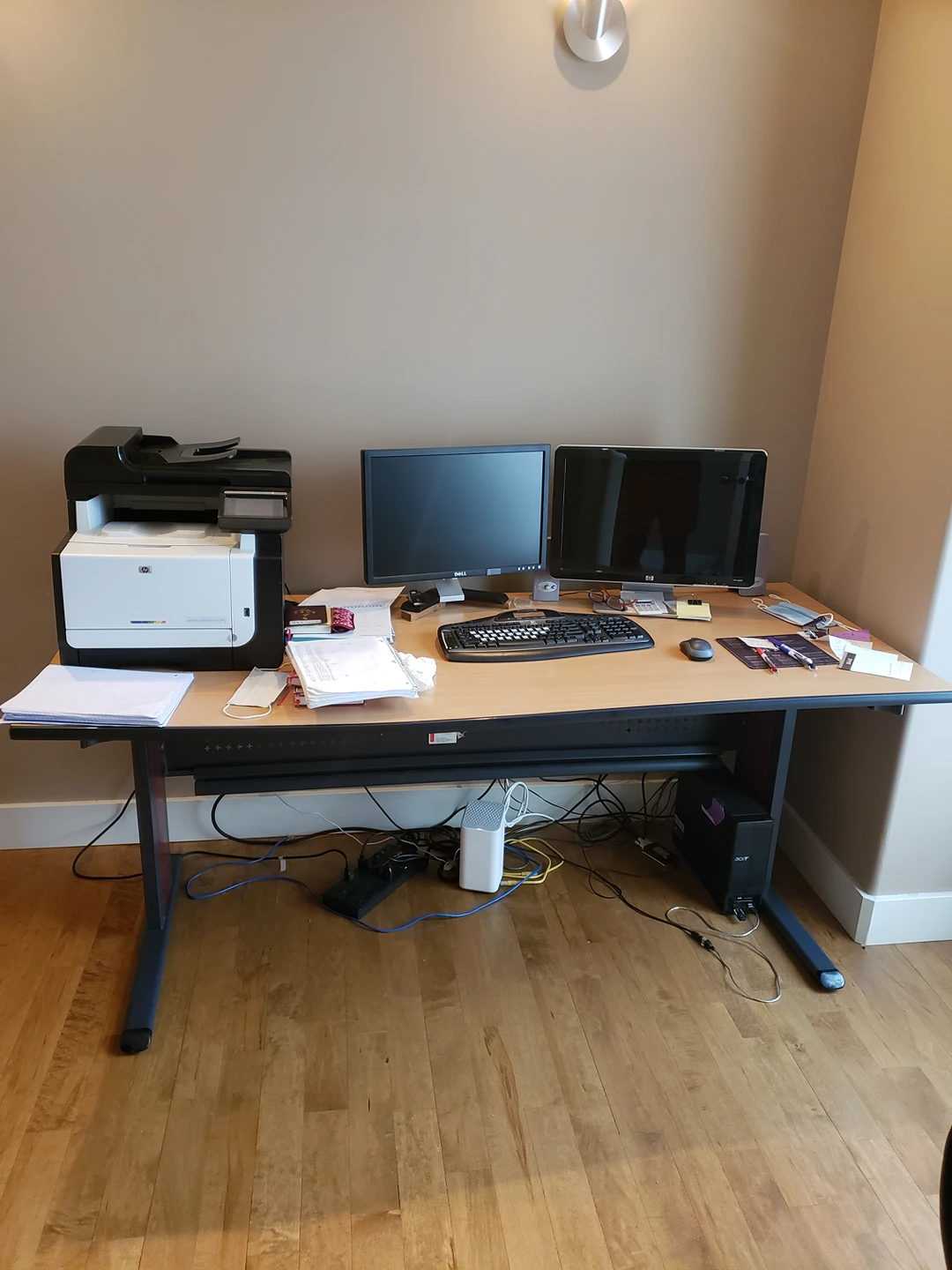 office desk wooden thumbnail