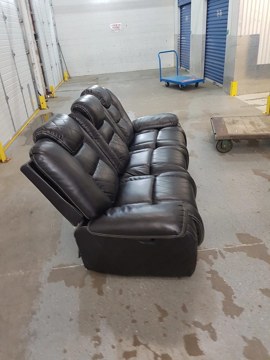 Free Delivery*🚚Black Faux Leather Recliner - photo 4