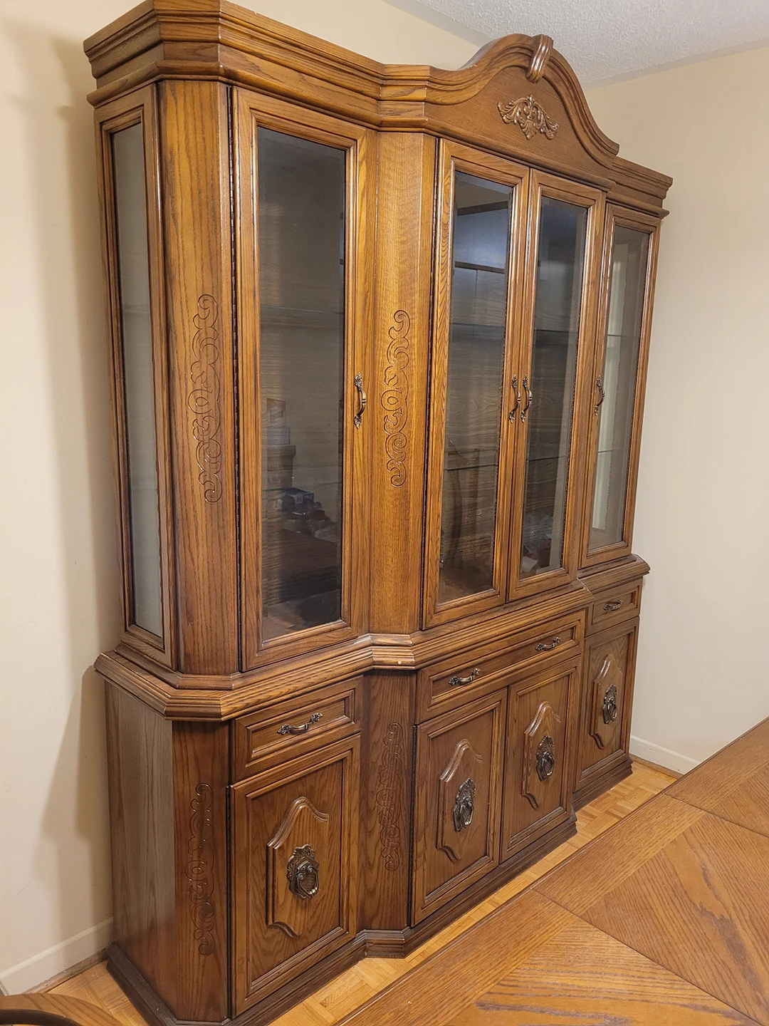 Dinning table, 6 chairs, glass display  cabinet - photo 3
