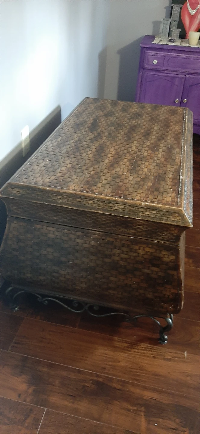 trunk/coffee table - photo 2