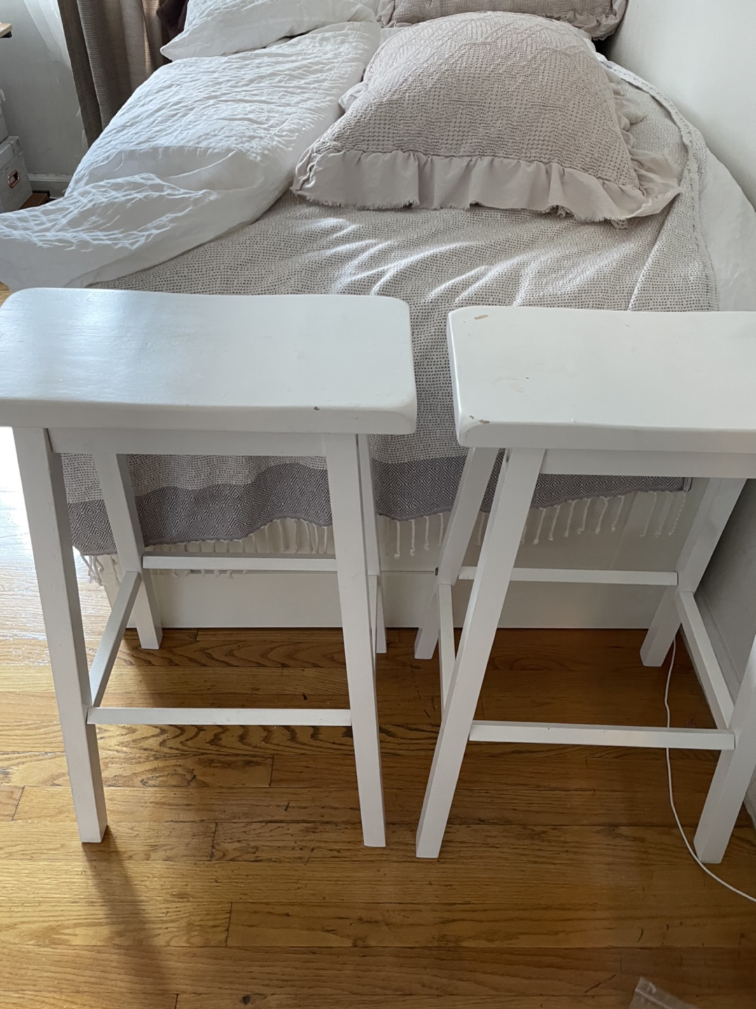 White stools  - photo 3