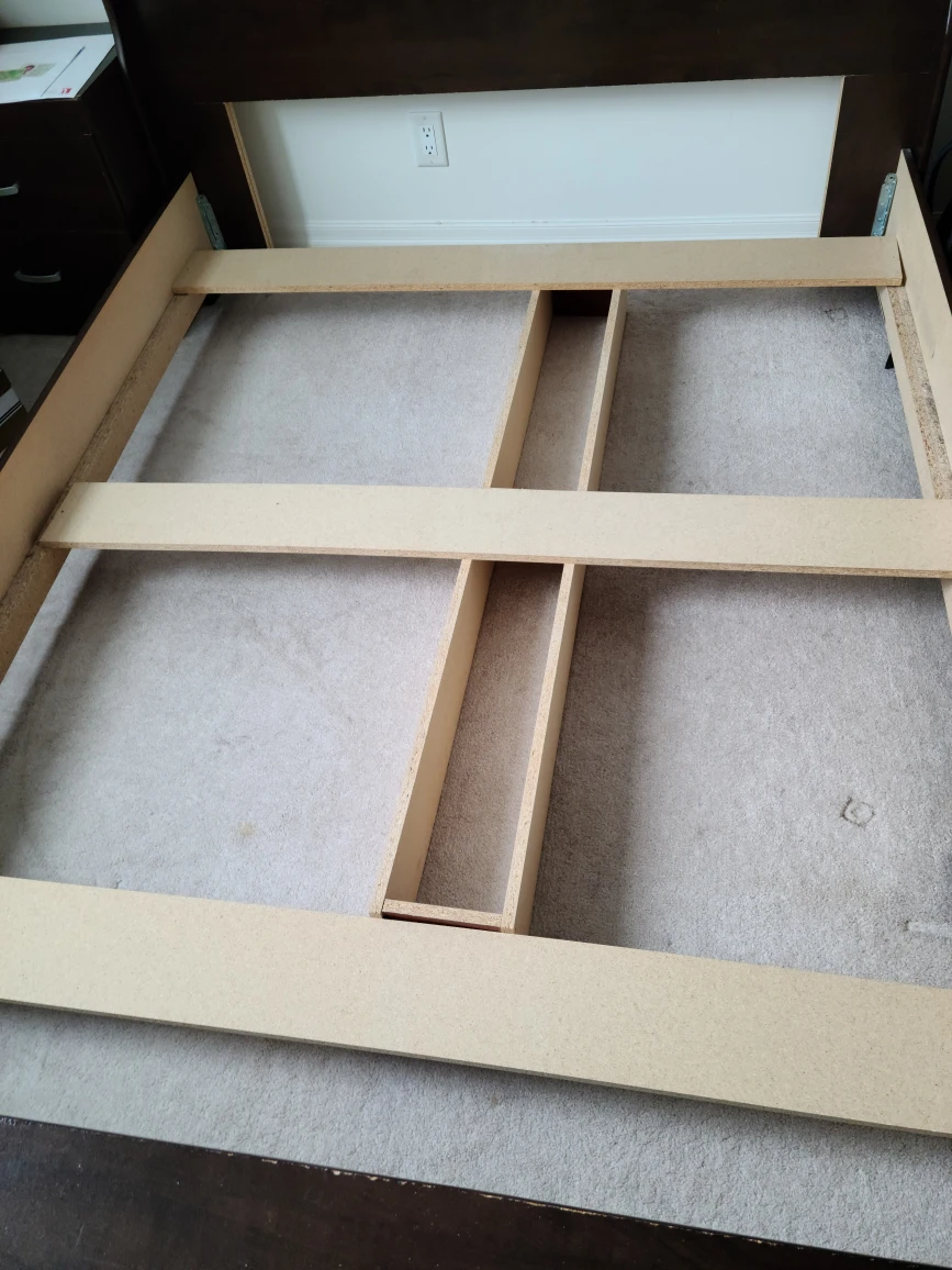 queen sized bedframe - photo 2