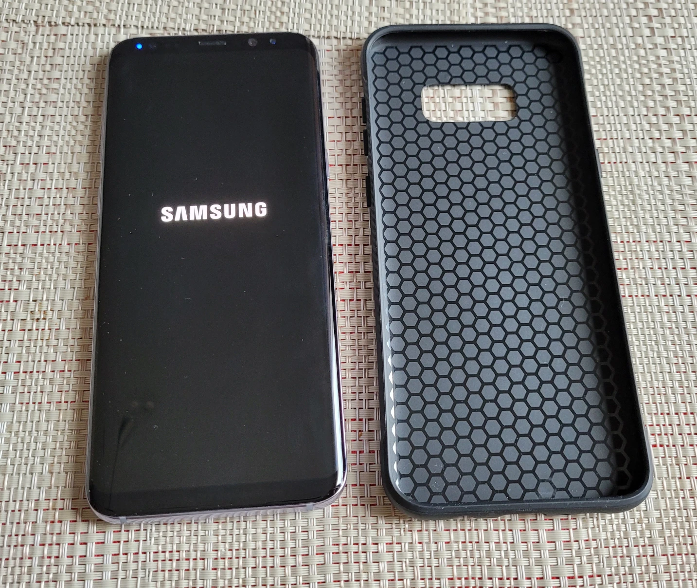 Unlocked Samsung Galaxy S8+ 64GB image indicator(2)