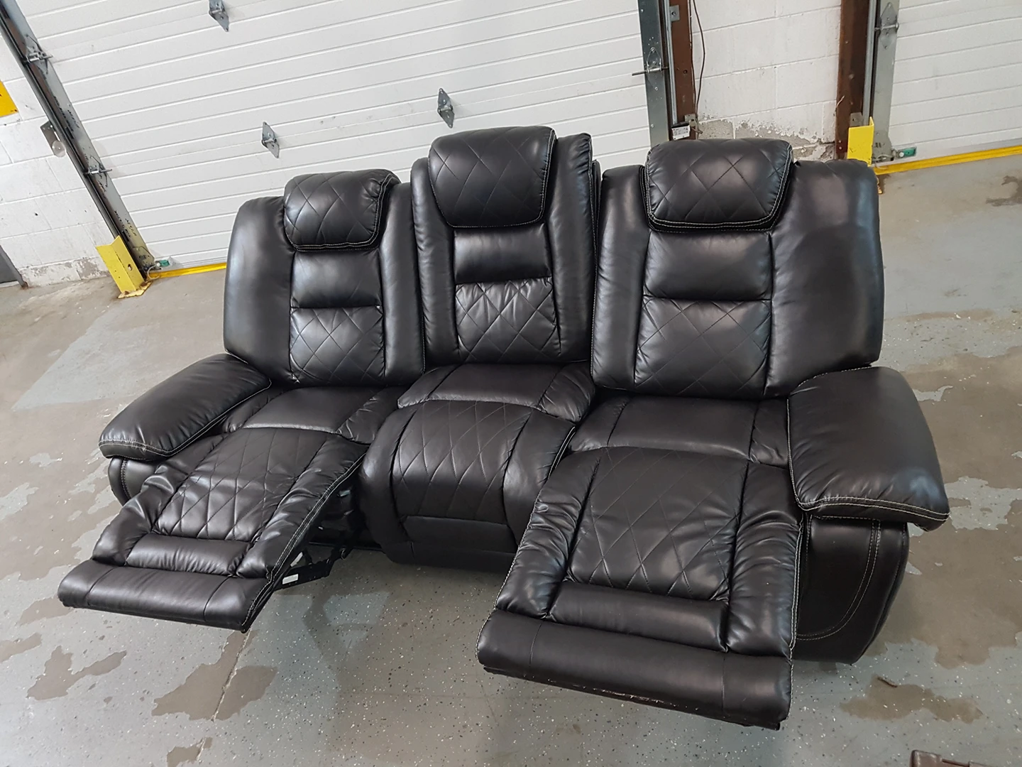 Free Delivery*🚚Black Faux Leather Recliner - photo 2