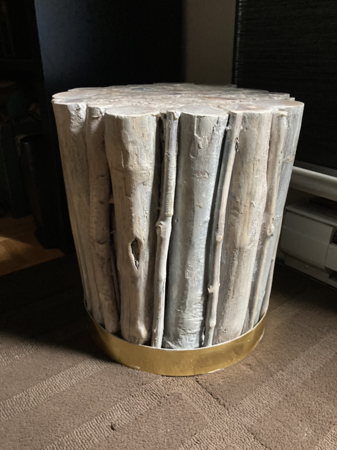 Live edge log side table image indicator(3)