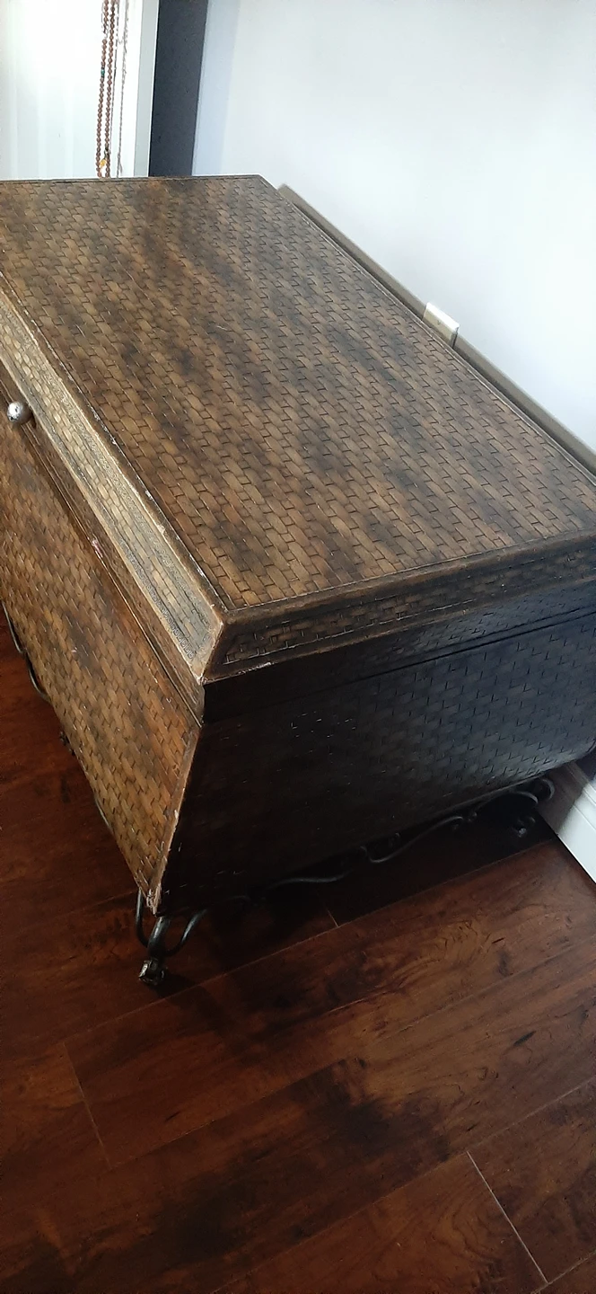 trunk/coffee table - photo 3