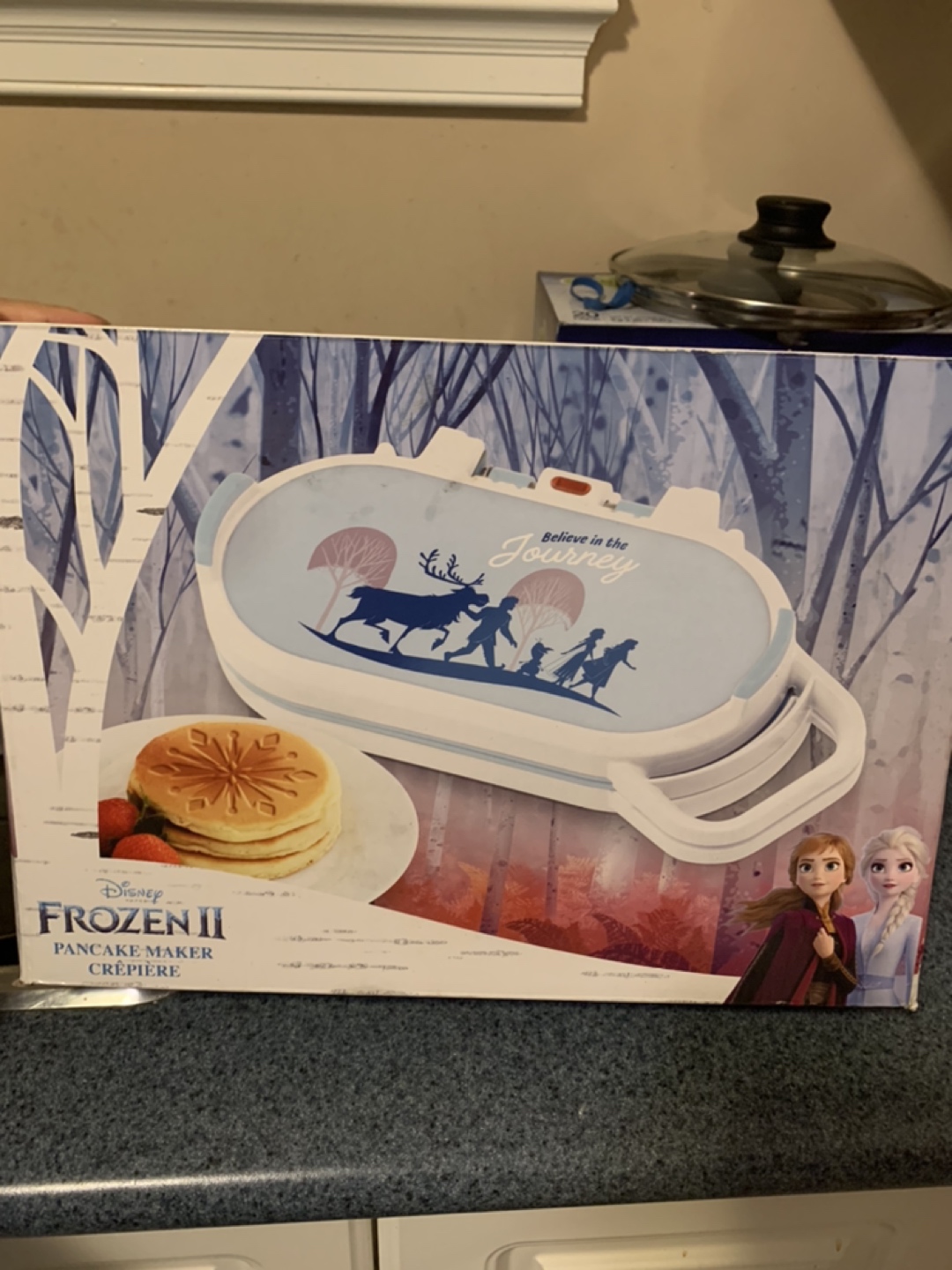 Frozen 2 waffle maker  thumbnail
