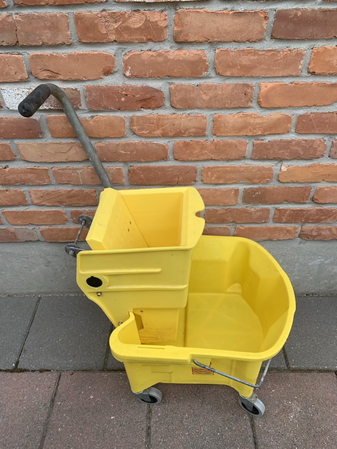Mop Bucket with Wringer - photo 3