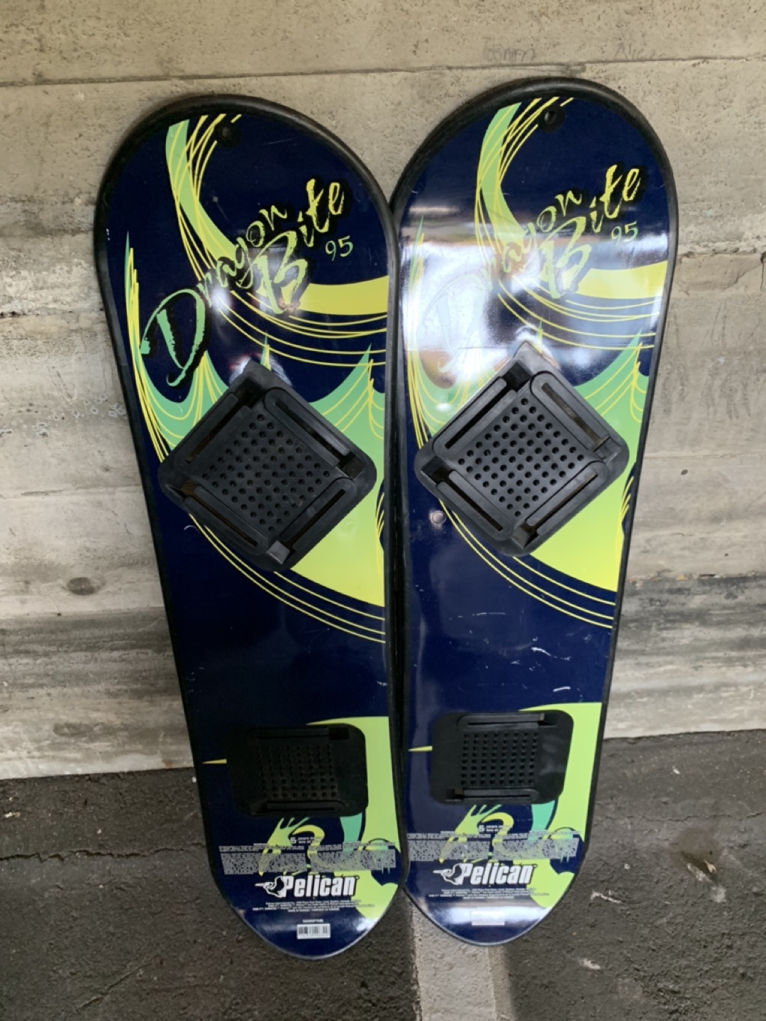 Two Kids Snowboards  thumbnail
