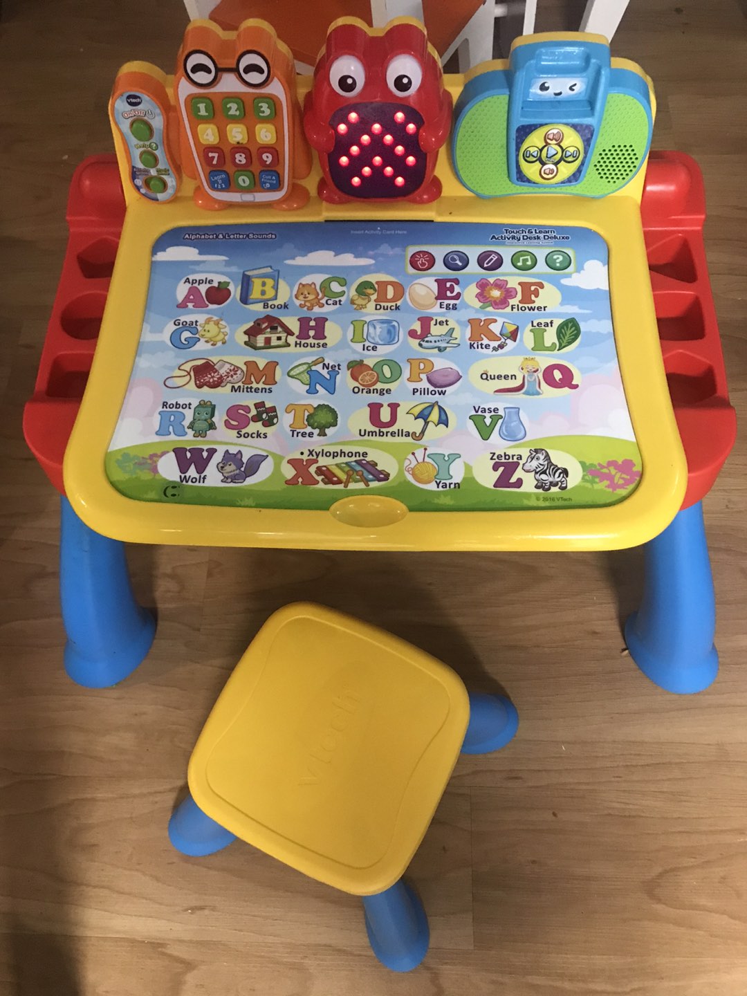 New 2021 Vtech learning desk 