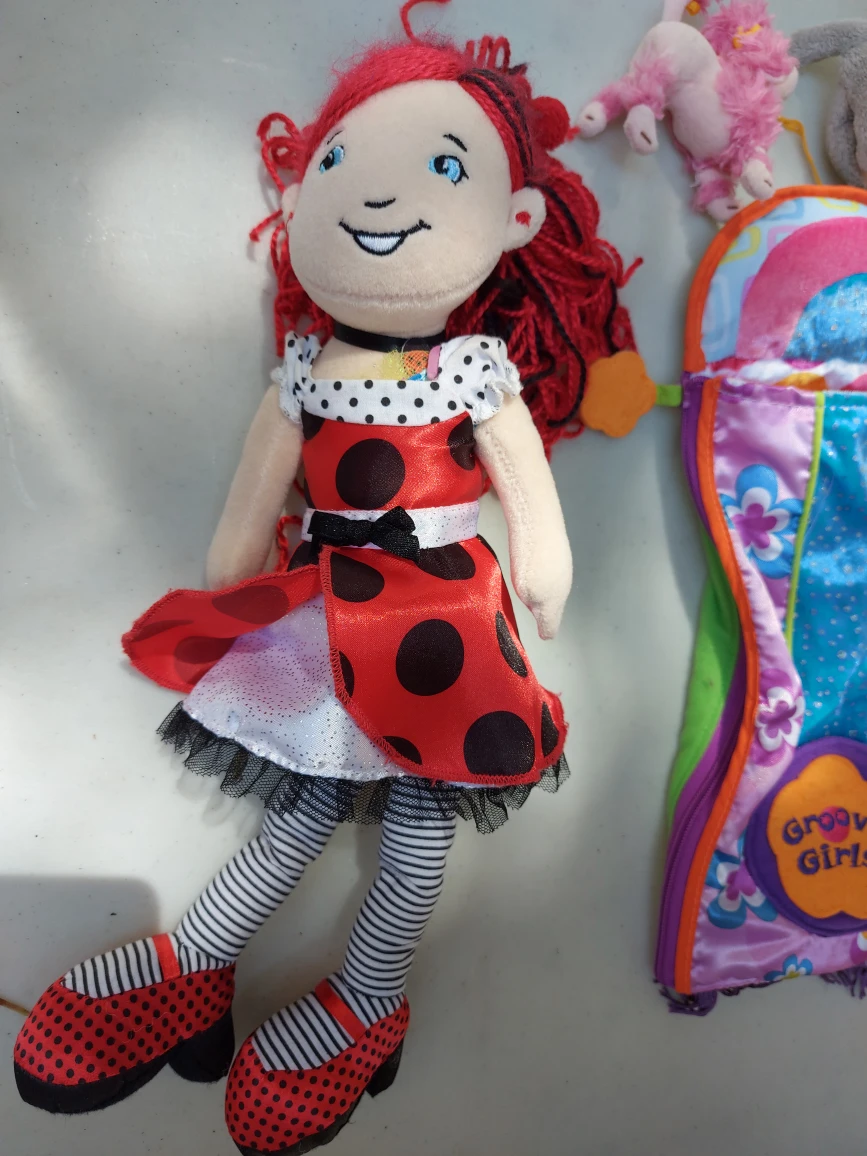 groovy girl doll, carrier and stuff image indicator(2)