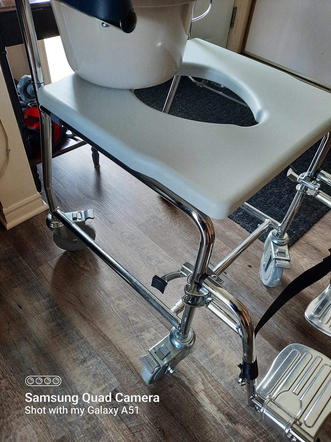 Shower Chair/Comode image indicator(2)