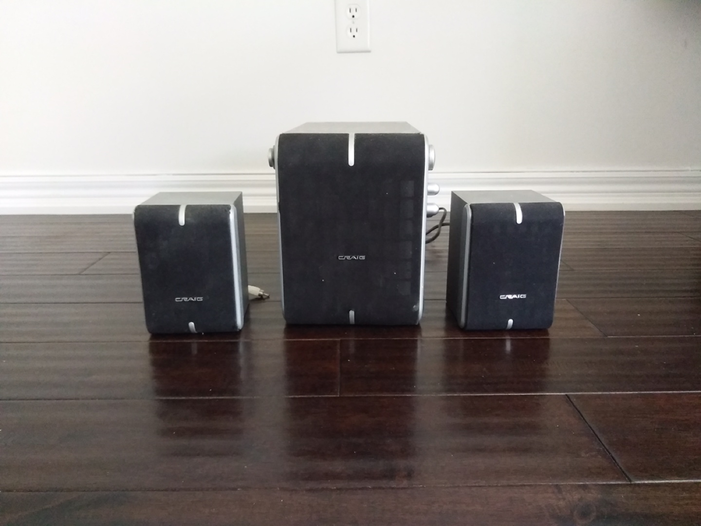 Three set of speaker  thumbnail