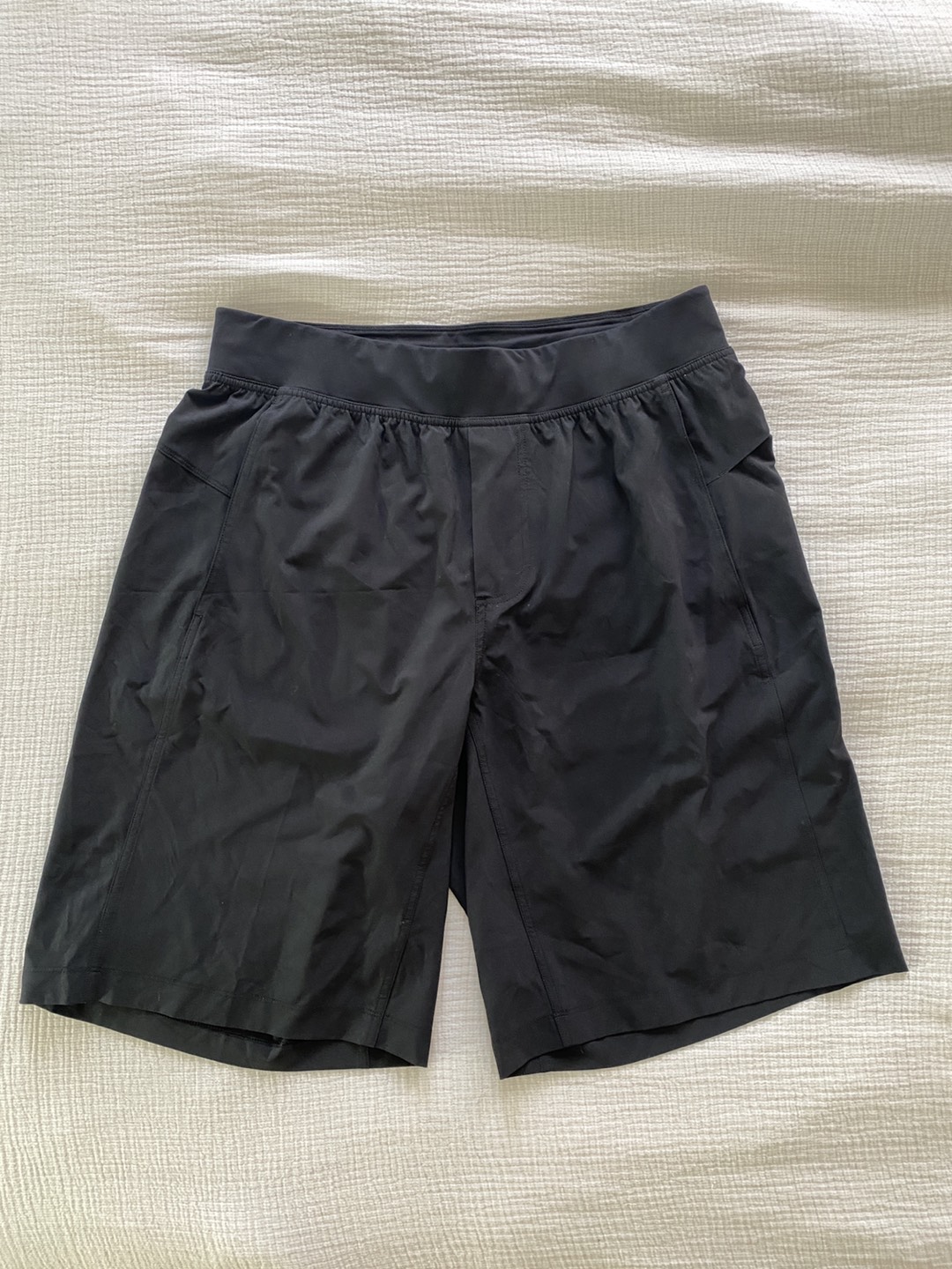 Lululemon women's shorts size large  thumbnail