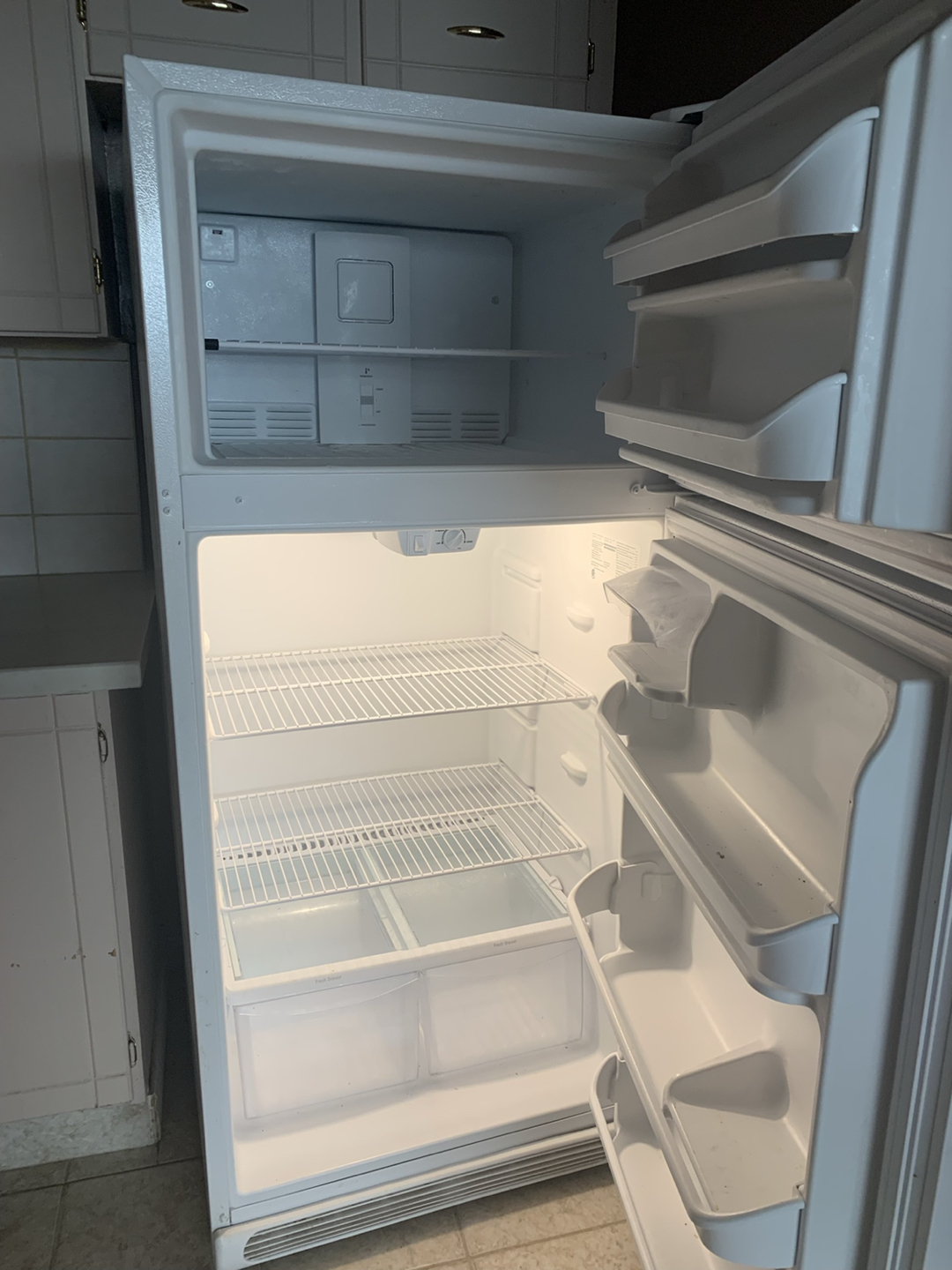 Refrigerator and stove for sale - photo 2