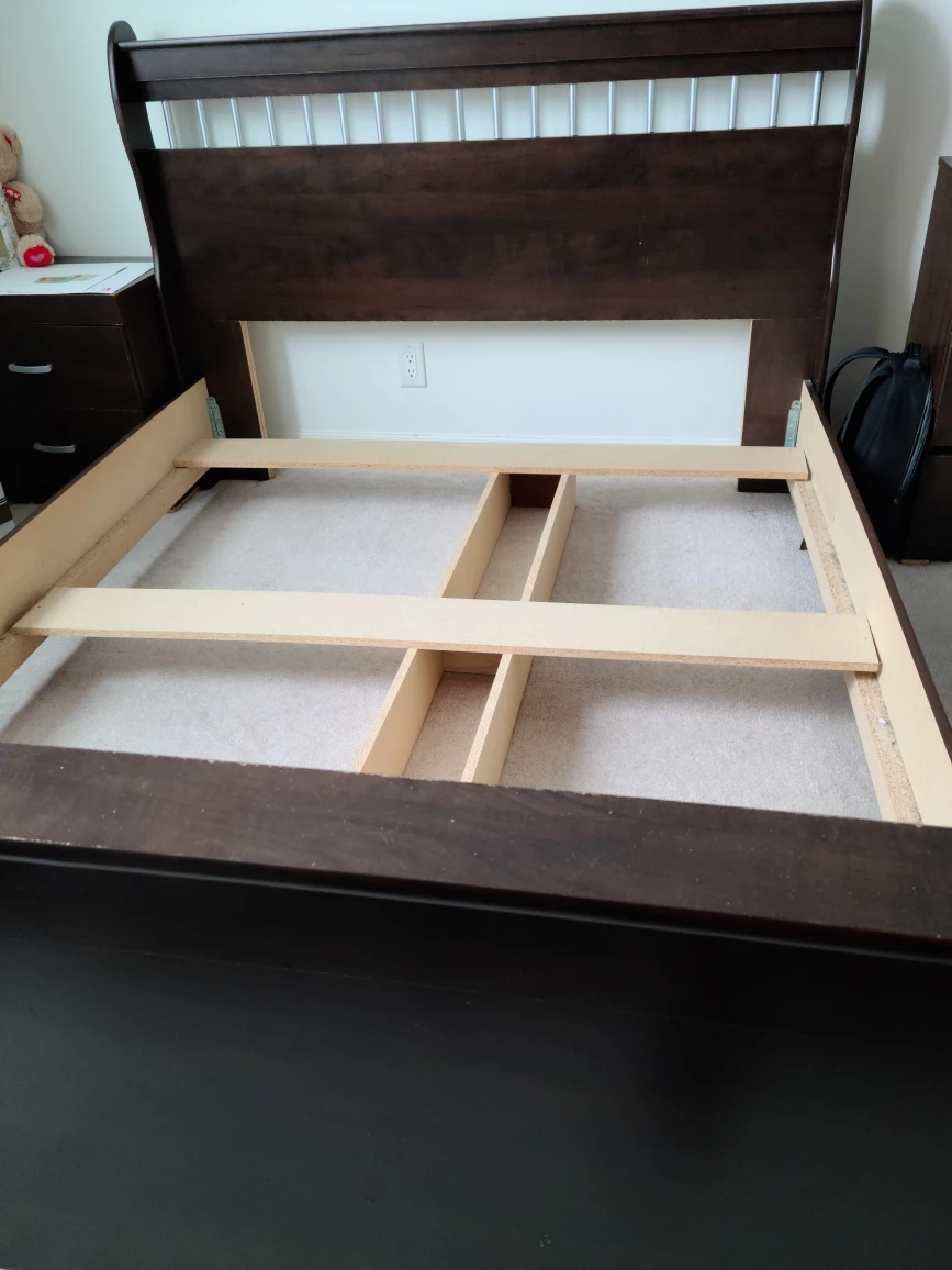 queen sized bedframe