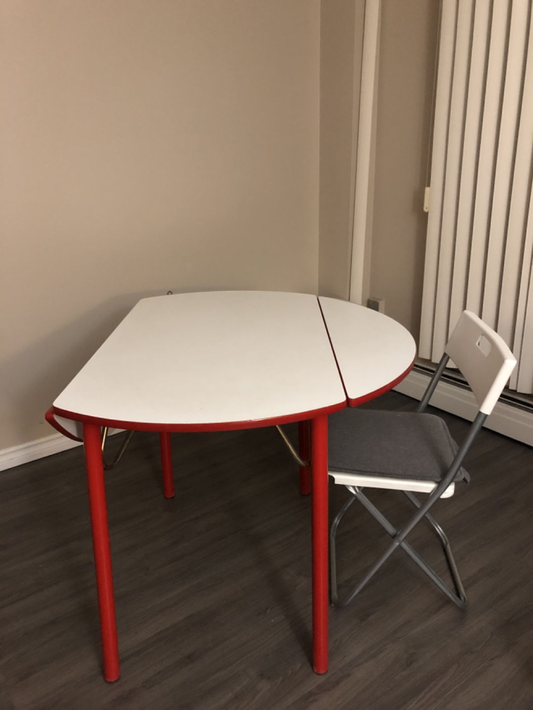 Retro table- extendable