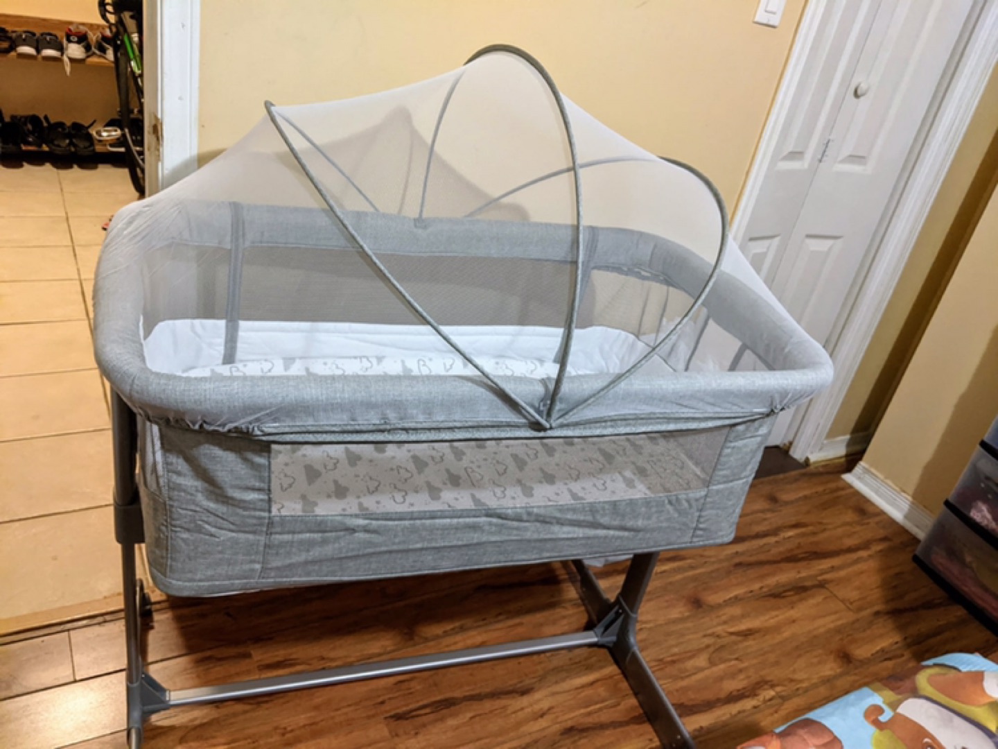 TCBunny 2-in-1 Baby Bassinet & Bedside Sleeper