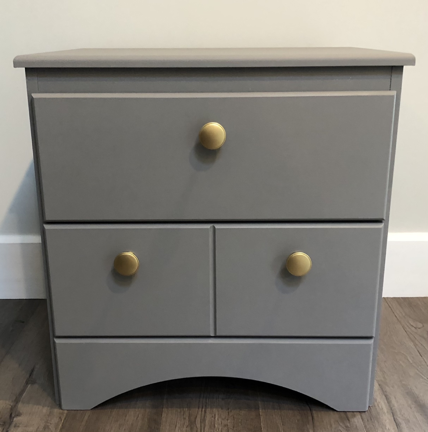 Side table/nightstand 