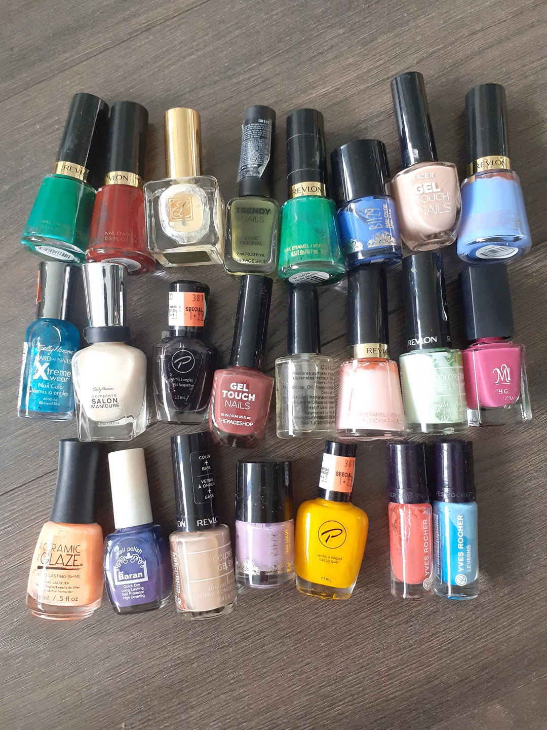 Nail polish collection thumbnail