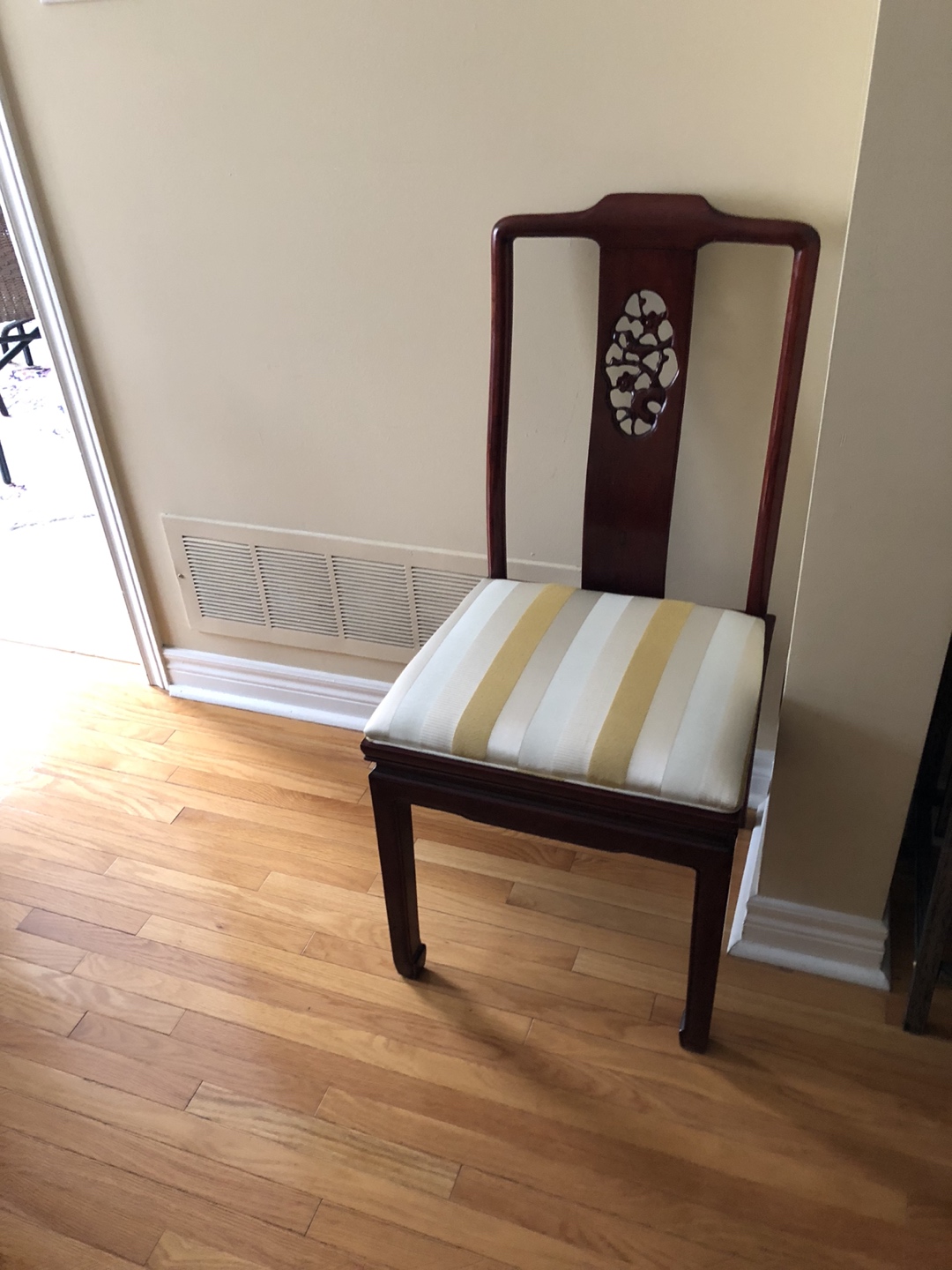 Dining room table  - photo 4