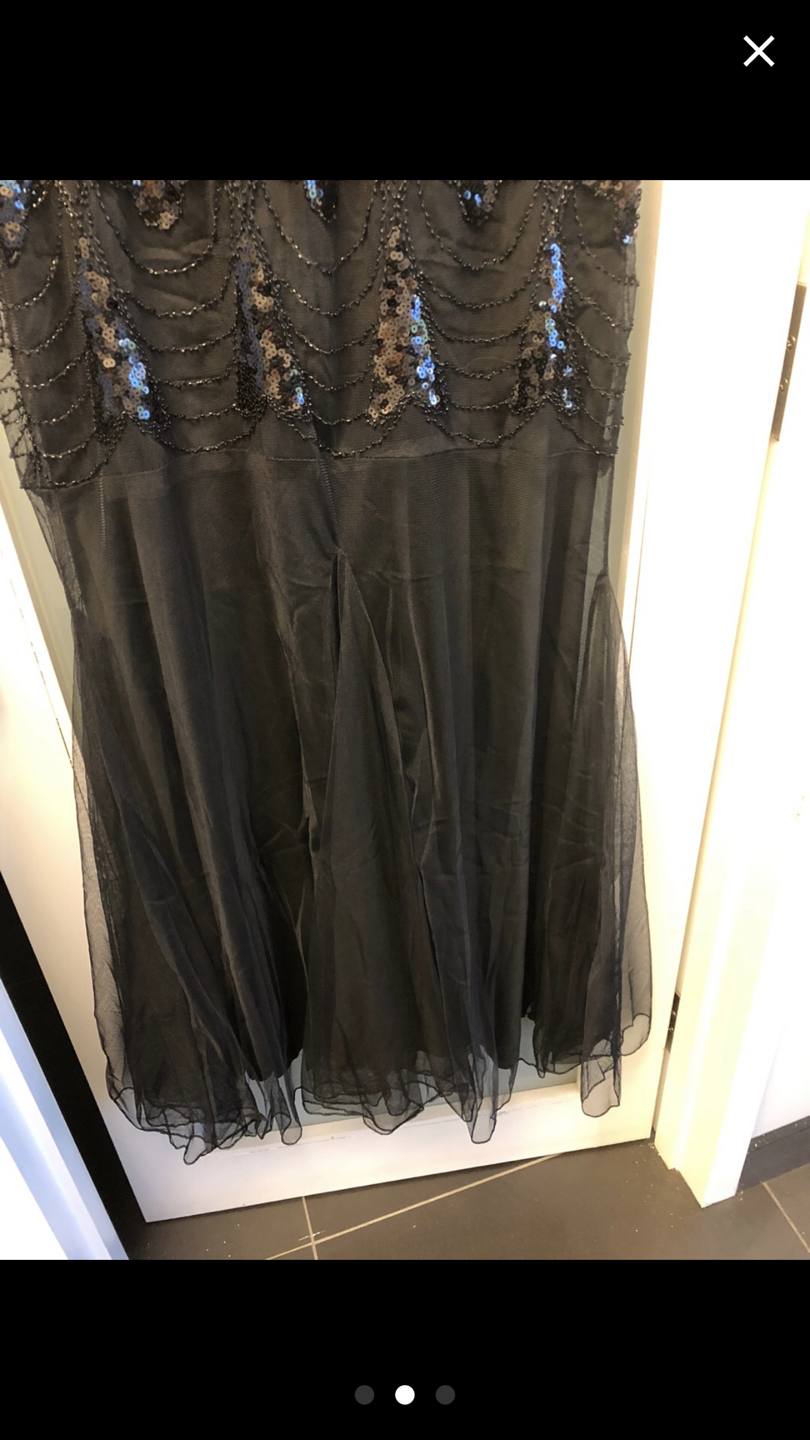 NEW Ladies beaded evening dress Sz. 12-14 image indicator(2)