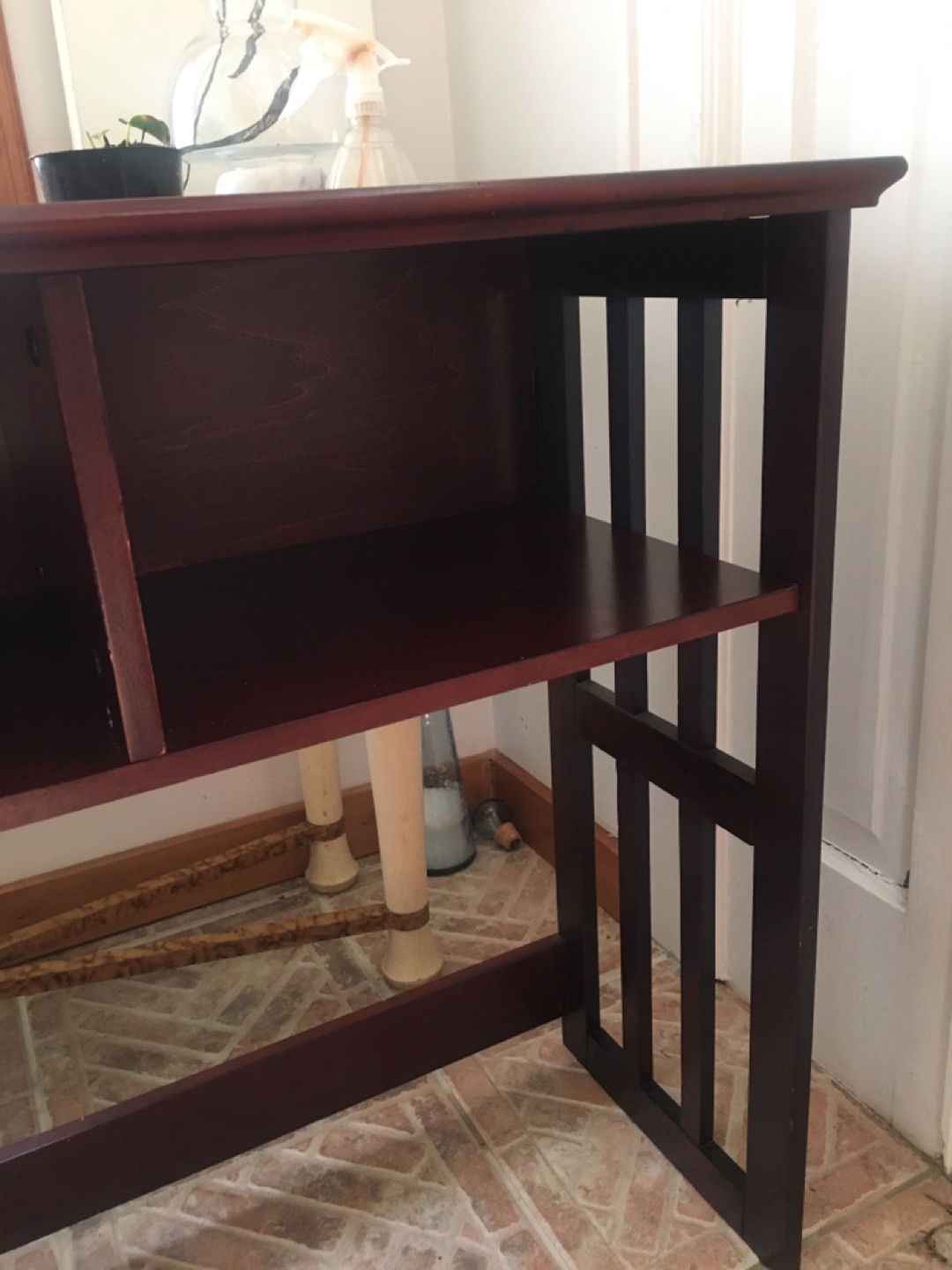 Accent entryway table  - photo 3