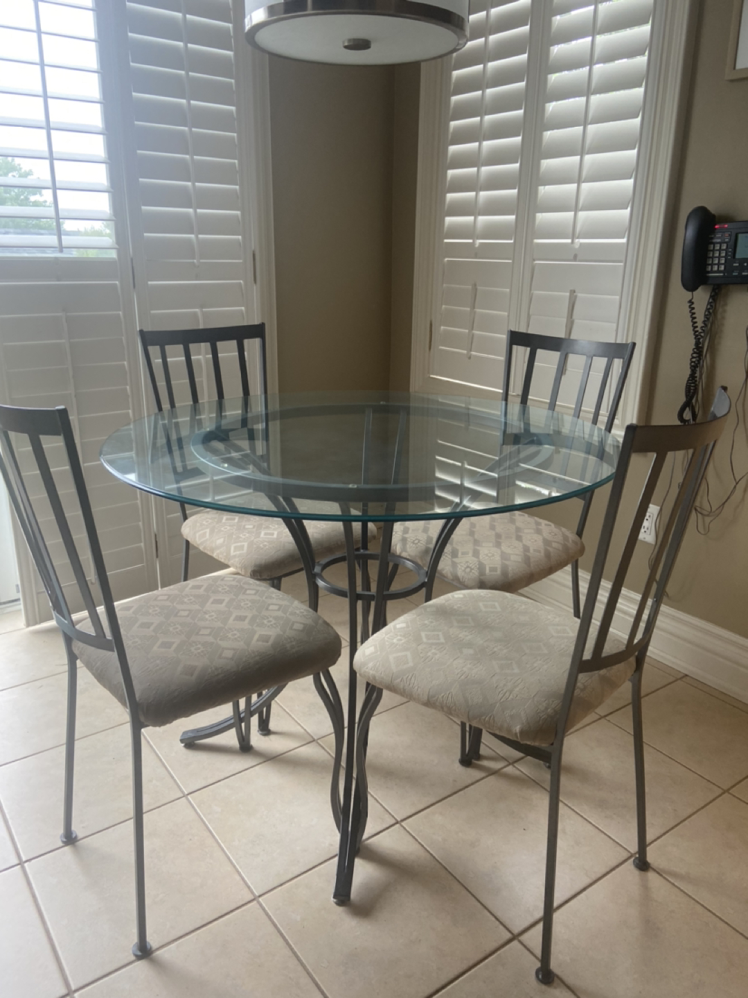 42” kitchen table and chair set 