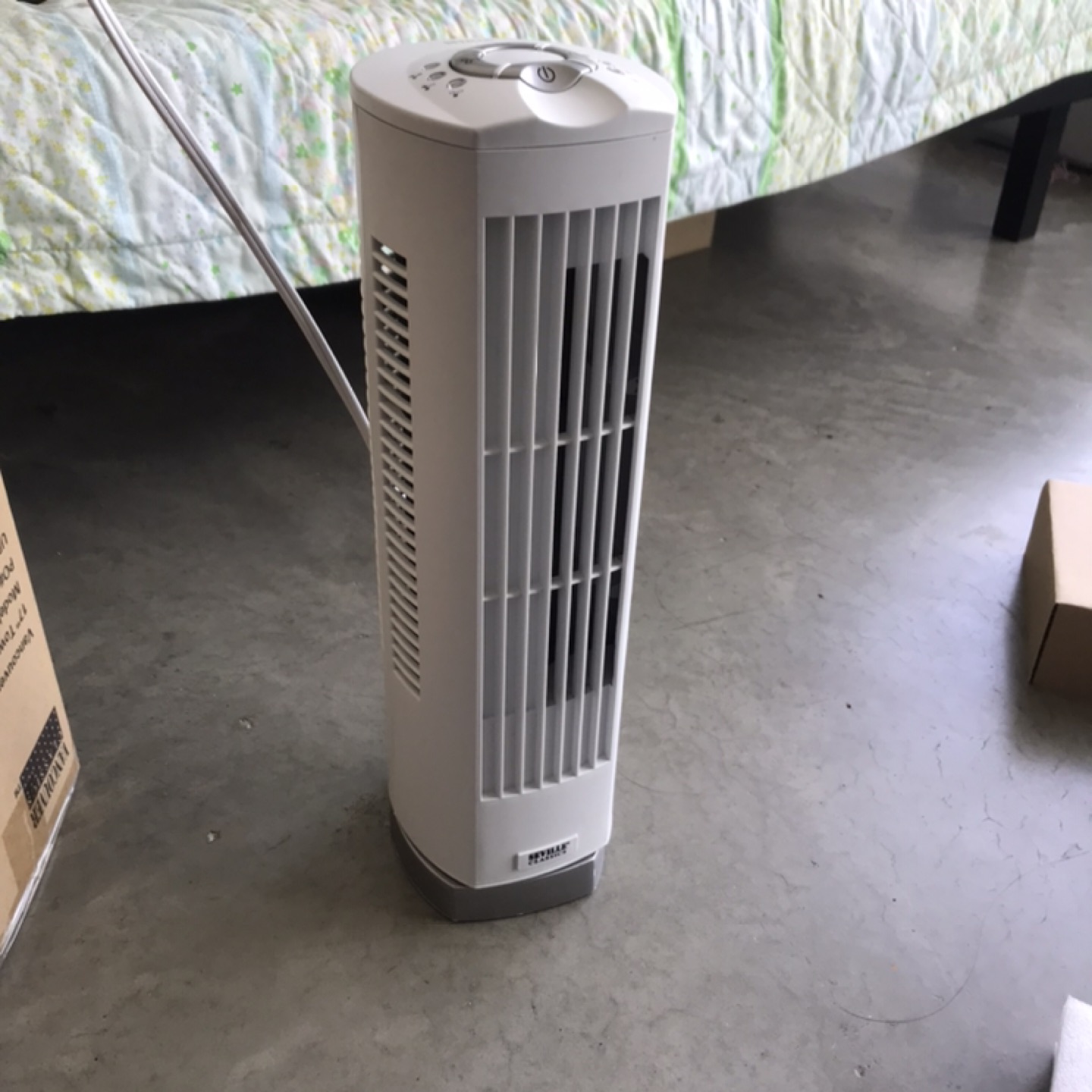 Small Tower fan  - photo 3