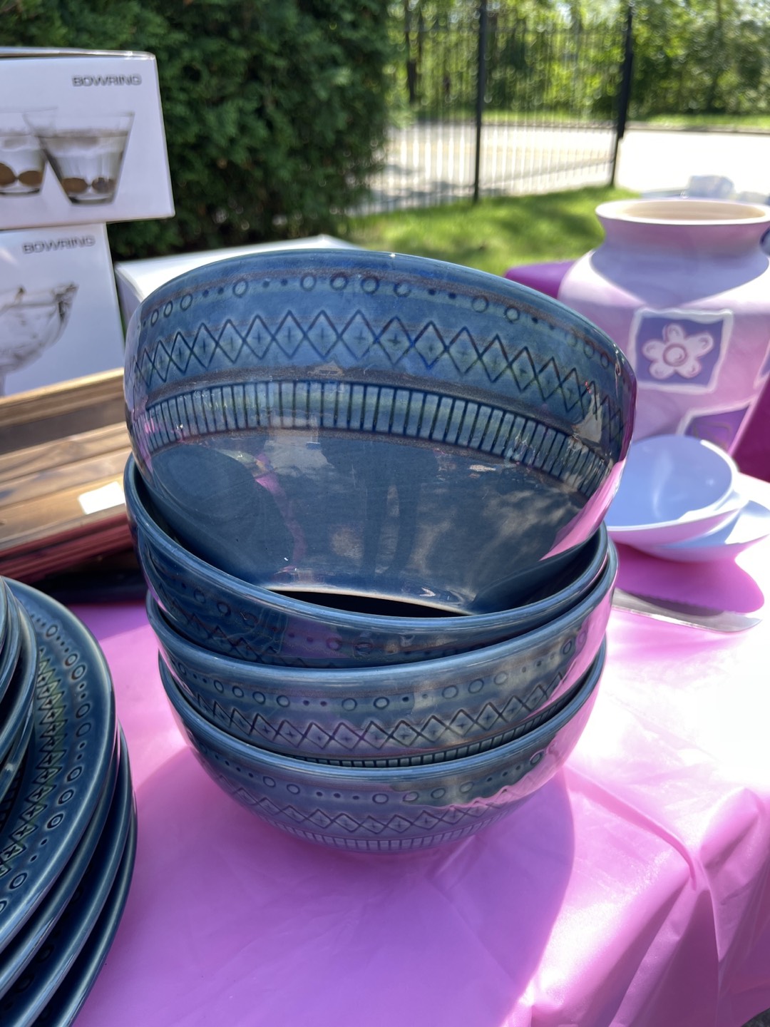 Dinnerware (set of 4) - dinner plates, salad plates, bowls