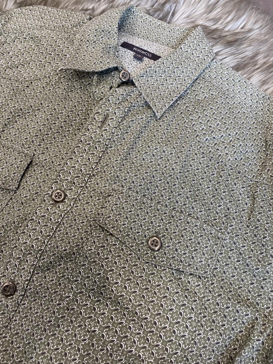 RW&Co. Men’s Casual Dress Shirt Size S image indicator(2)