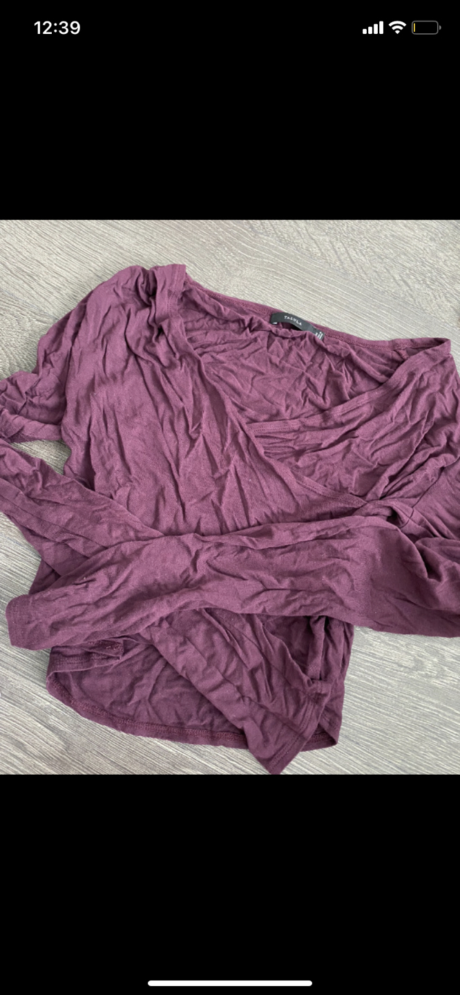 Moving Sale - Tops & Pants image indicator(4)