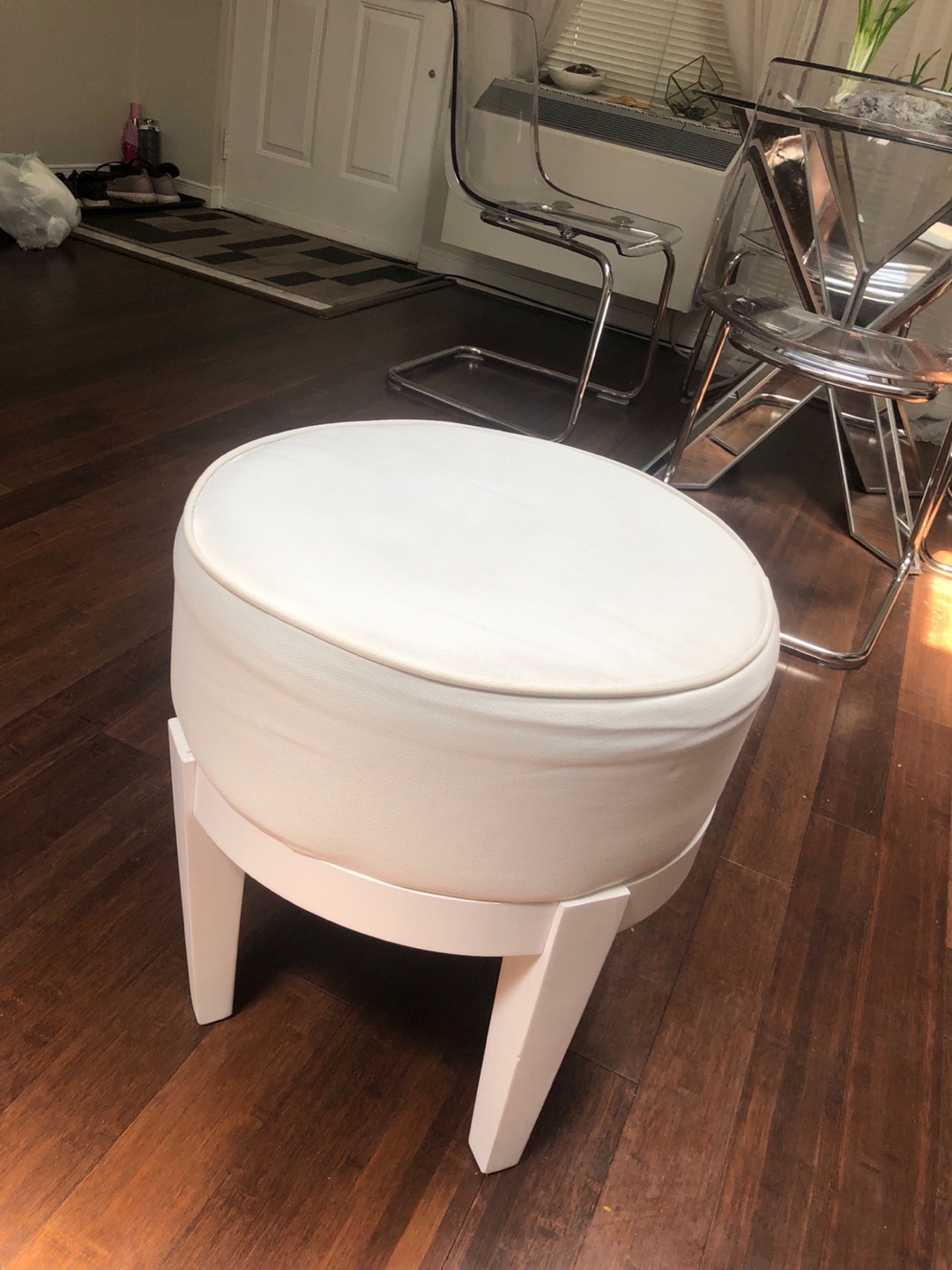 White Ottoman/Stool - photo 2