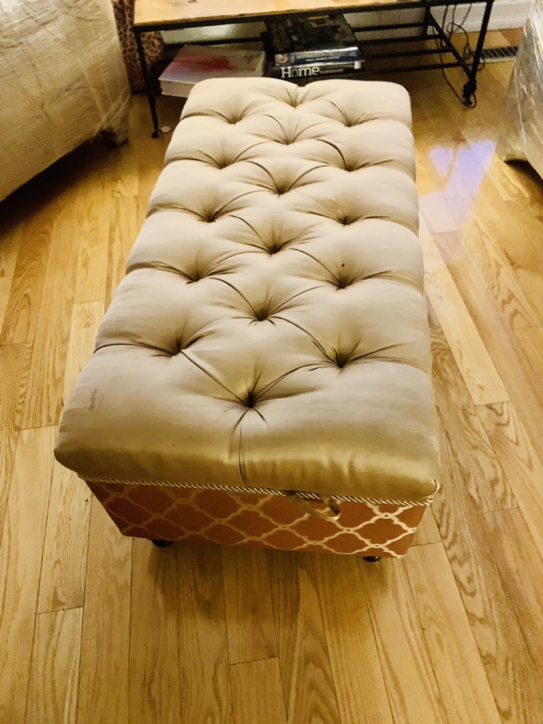 Upholstered storage ottoman. Approx 48x24x24 - photo 2