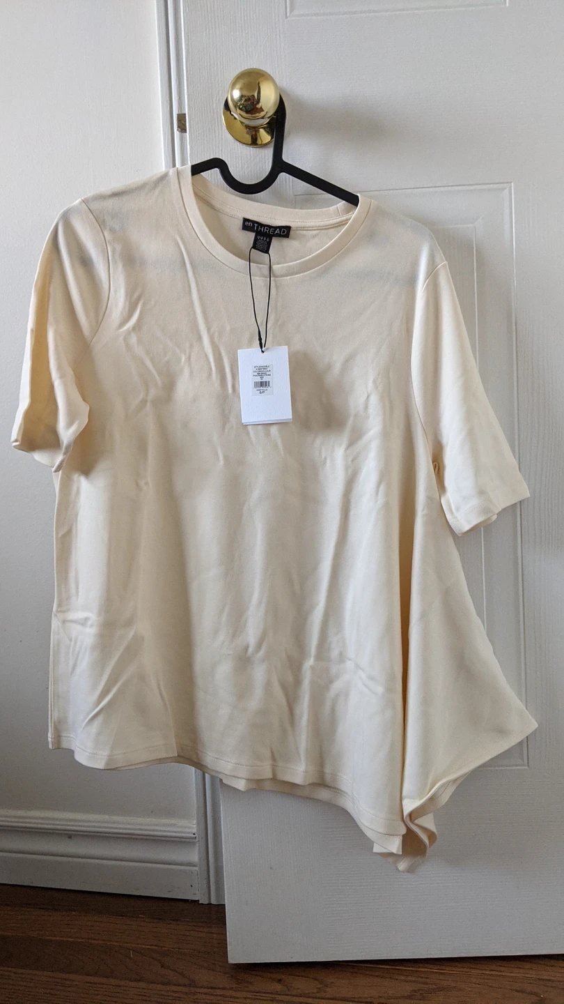 #FREE - En thread brand new asymmetrical top thumbnail