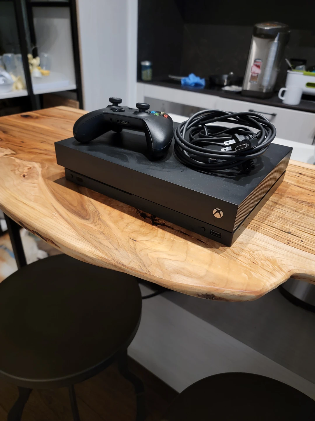 Xbox One X - 1TB HDD thumbnail