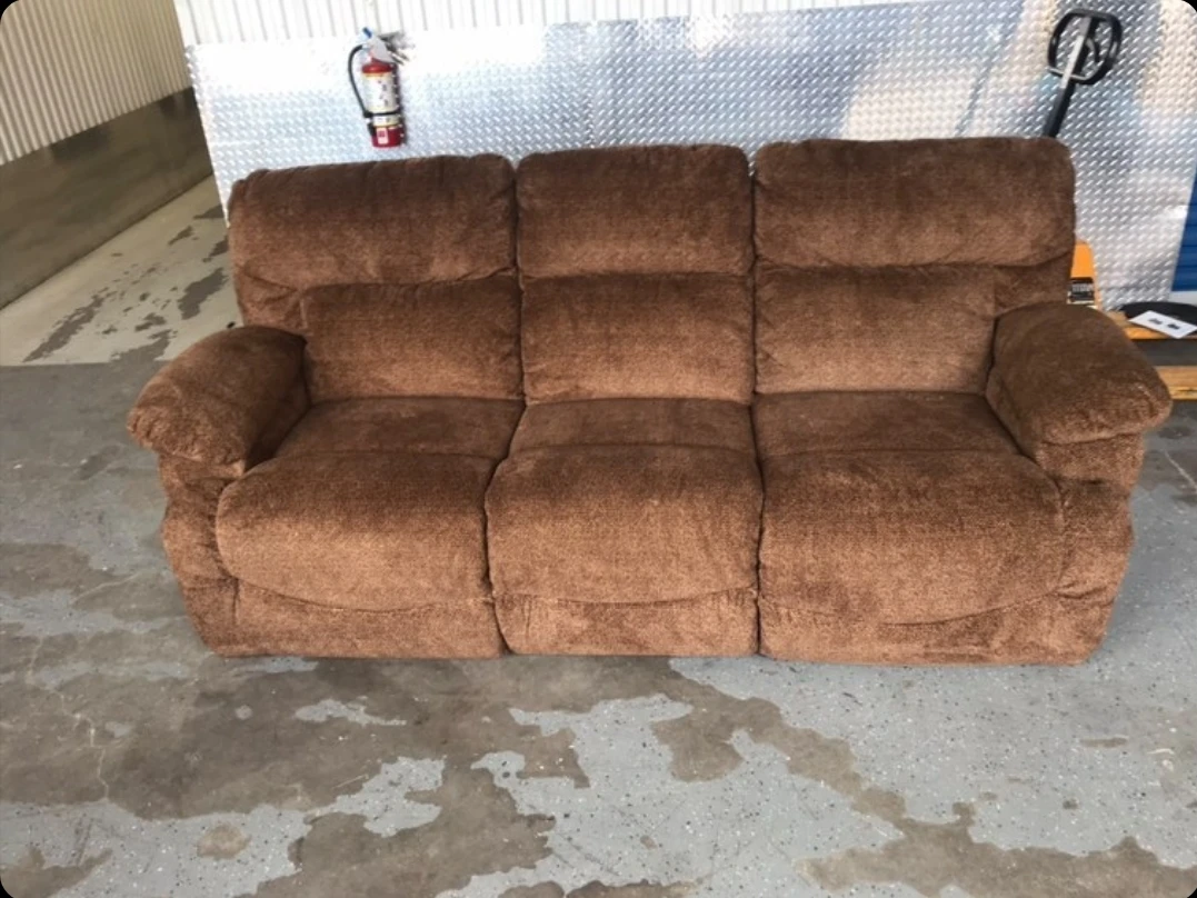 Free Delivery*🚚Excellent Condition  Brown Lazyboy Recliner - photo 2
