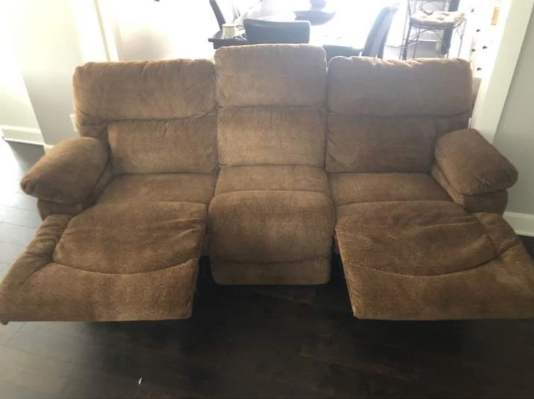Free Delivery*🚚Excellent Condition  Brown Lazyboy Recliner