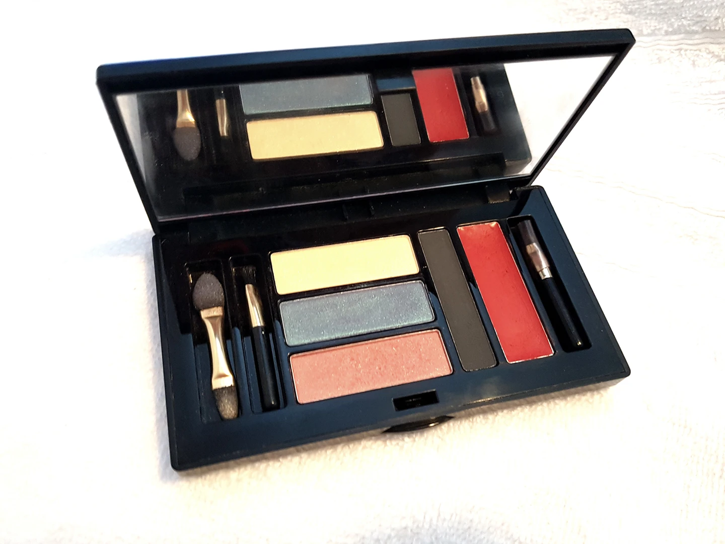 Elizabeth Arden Mediterranean color kit palette thumbnail