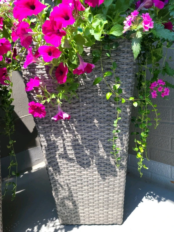28-inch Tall Grey Thin Square Planter - photo 3