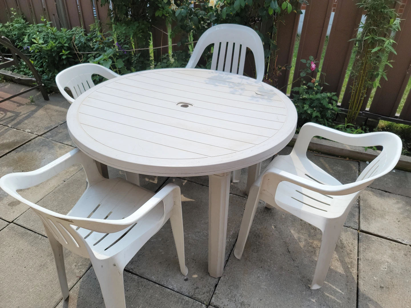 Patio Table with 4 Chairs