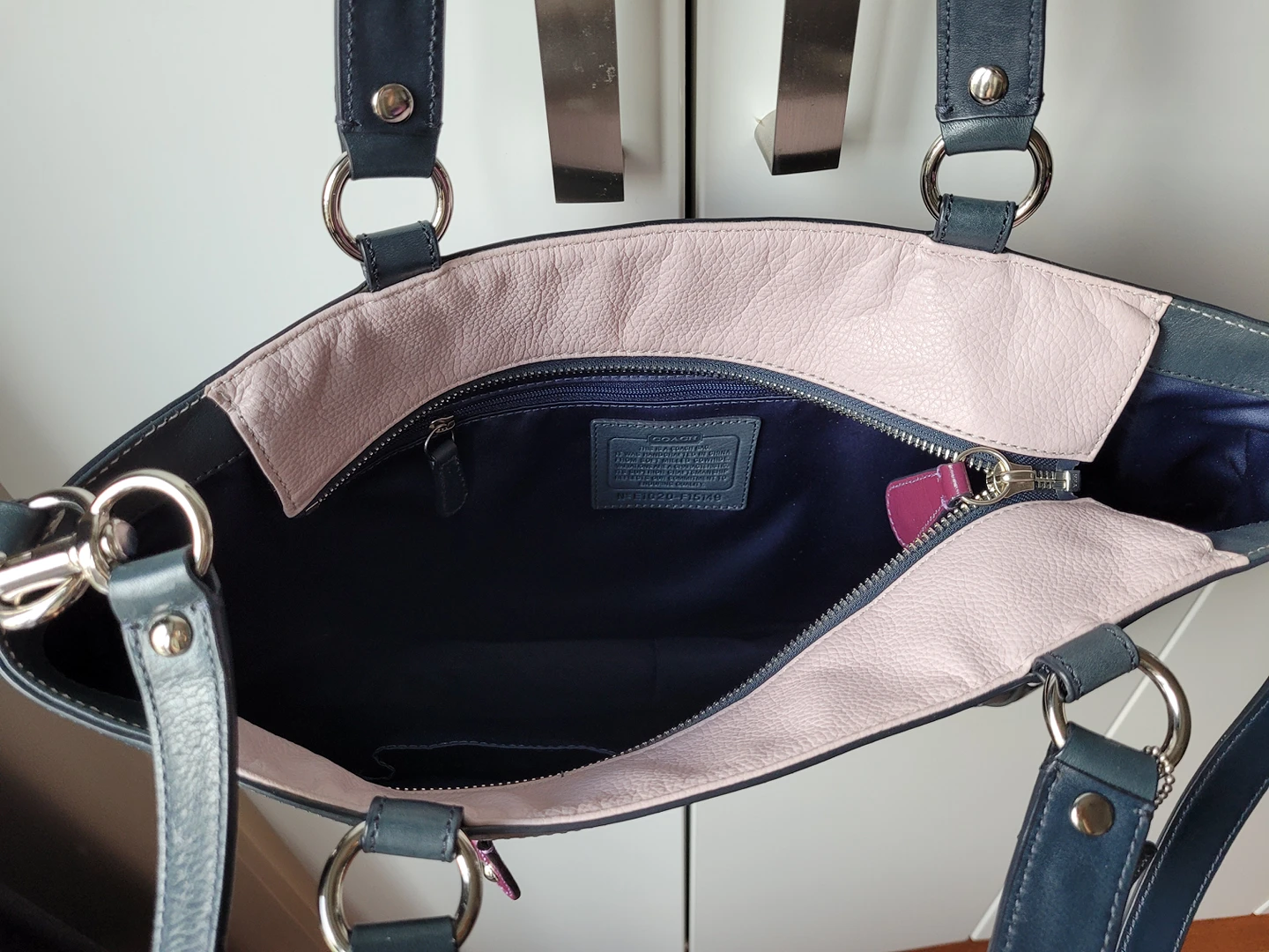 All leather pink coach bag image indicator(4)