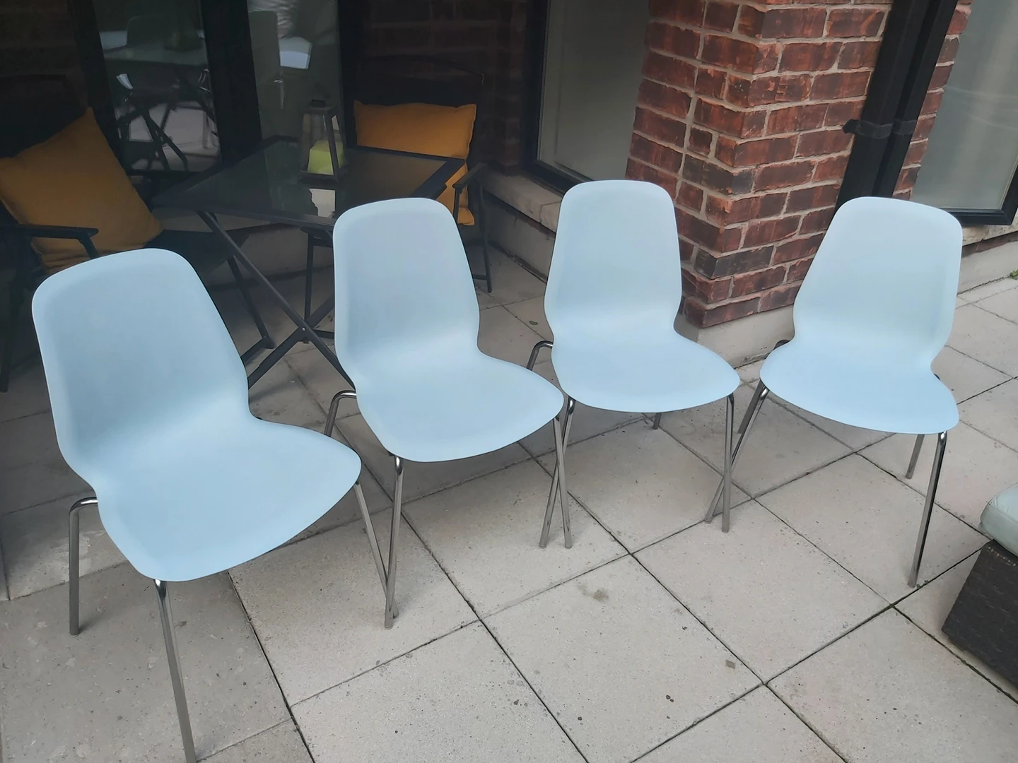 4 Chairs With Chrome Legs thumbnail