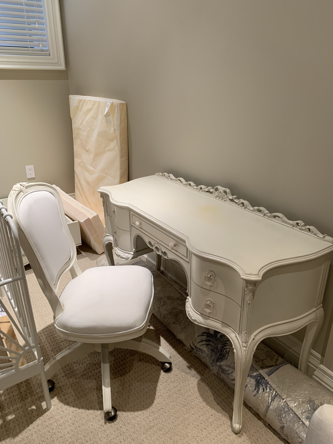 Desk & Chair