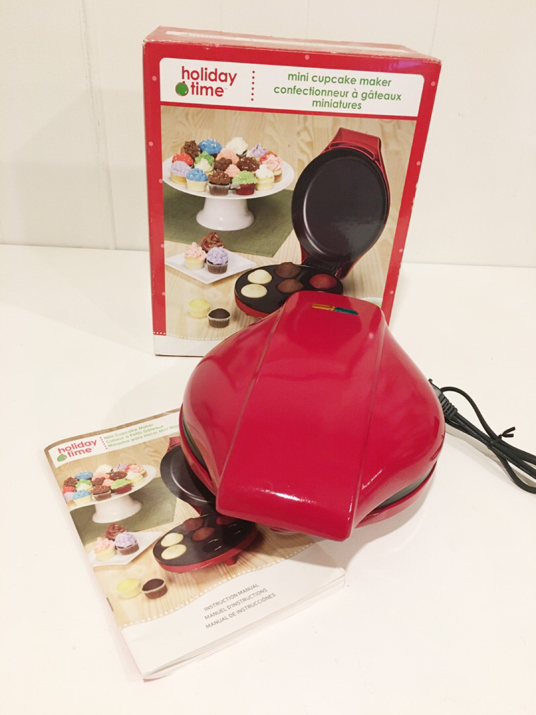 $20 Mini Cupcake Maker With Manual. Easy To Use & Easy To Clean thumbnail
