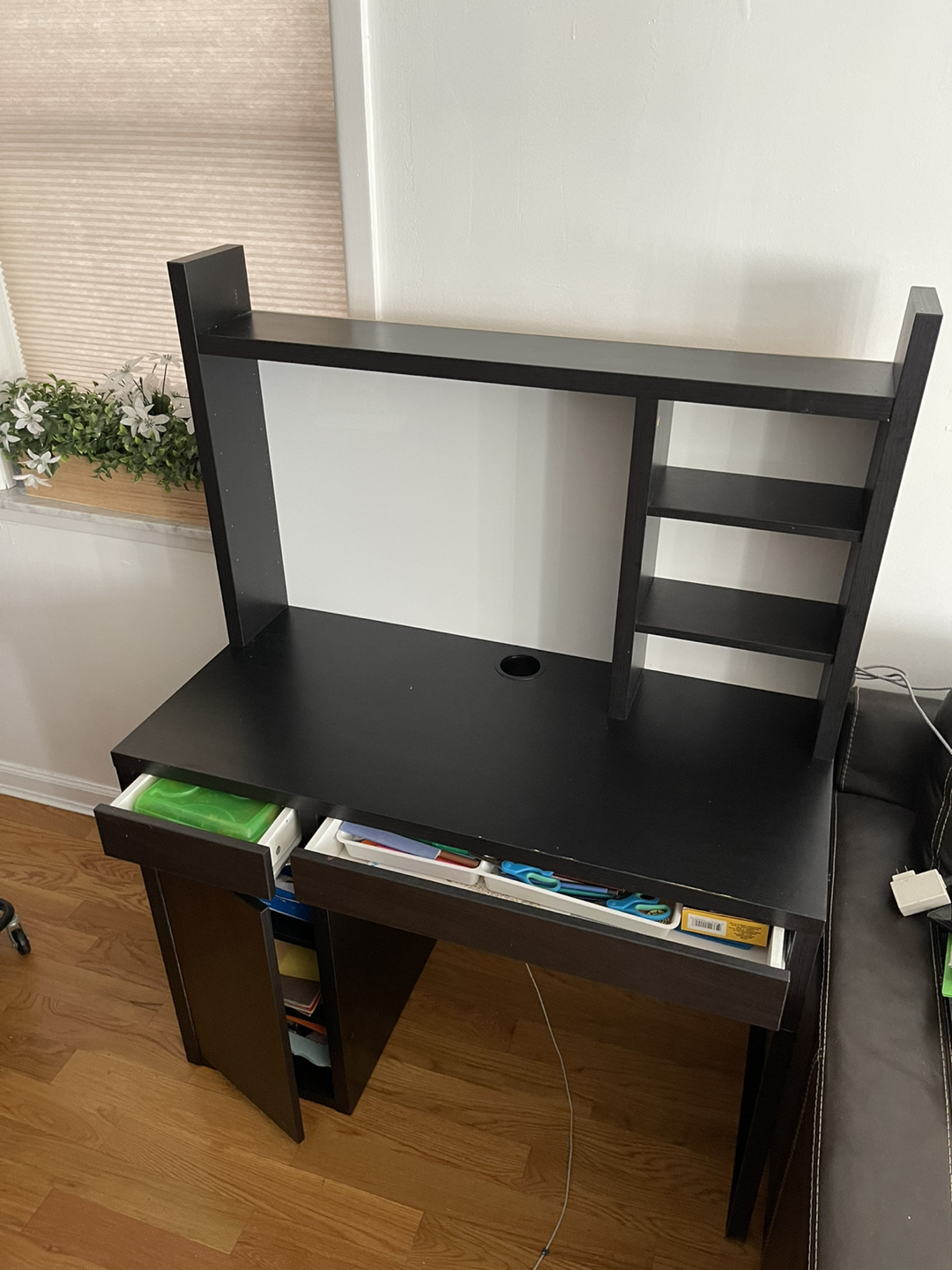 Ikea desk  - photo 2