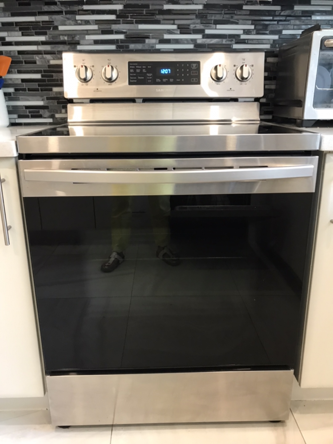 Samsung freestanding electric range with fan convection