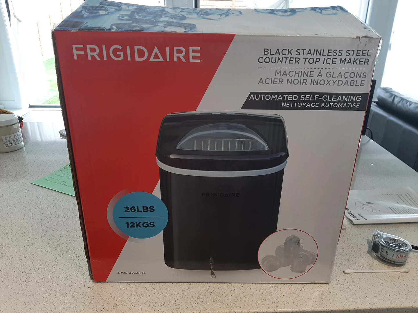 ICE MAKER