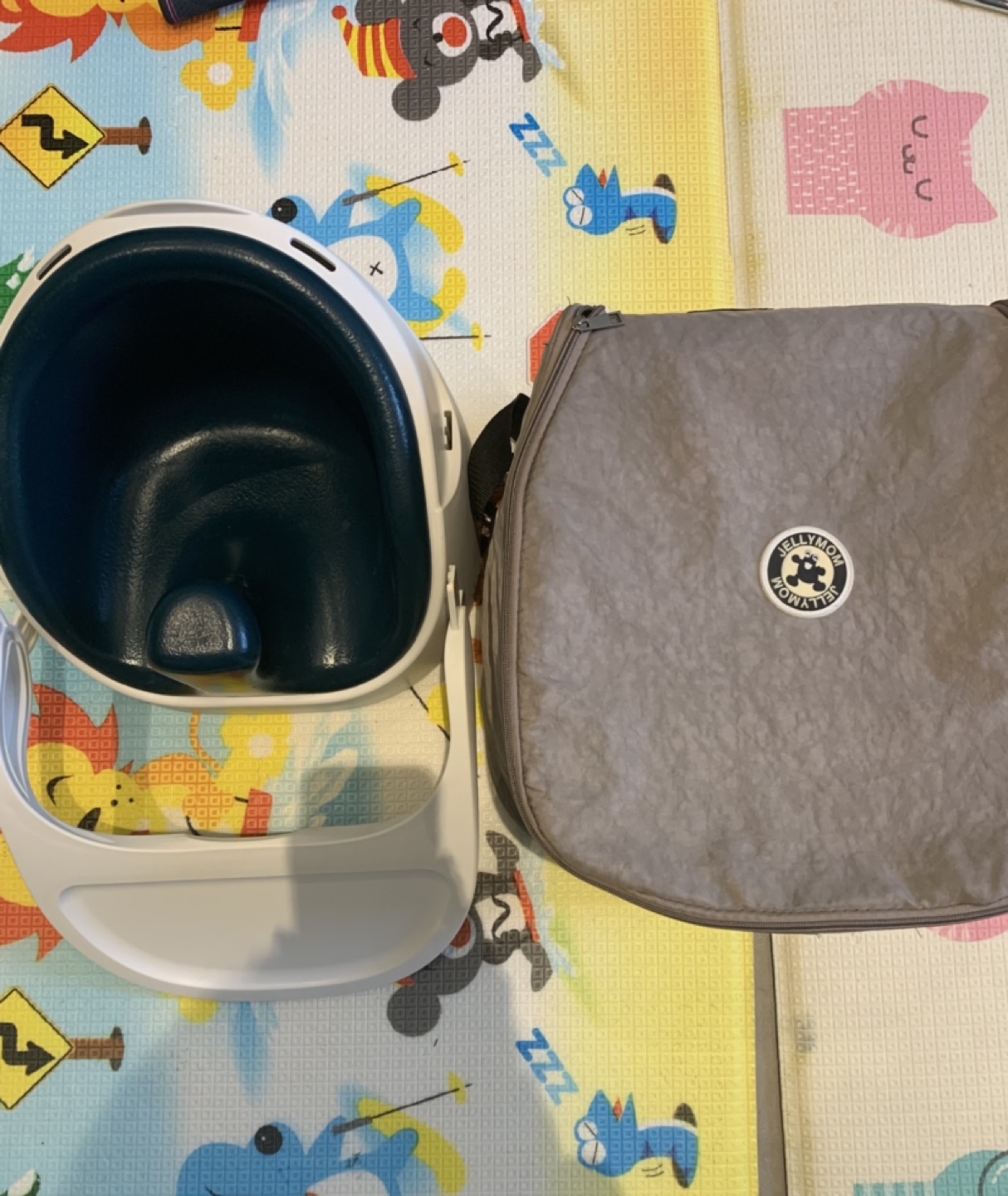 Booster feeding seat