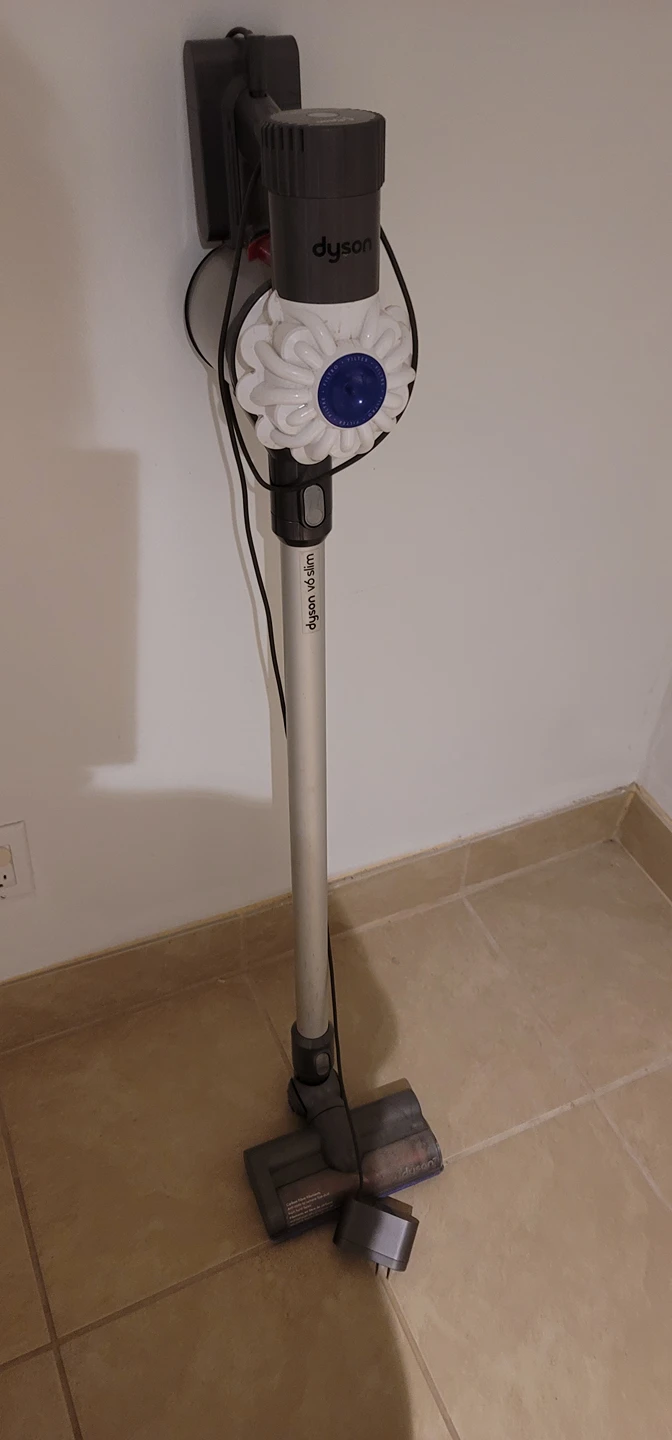 dyson v6 slim READ DETAILS! thumbnail